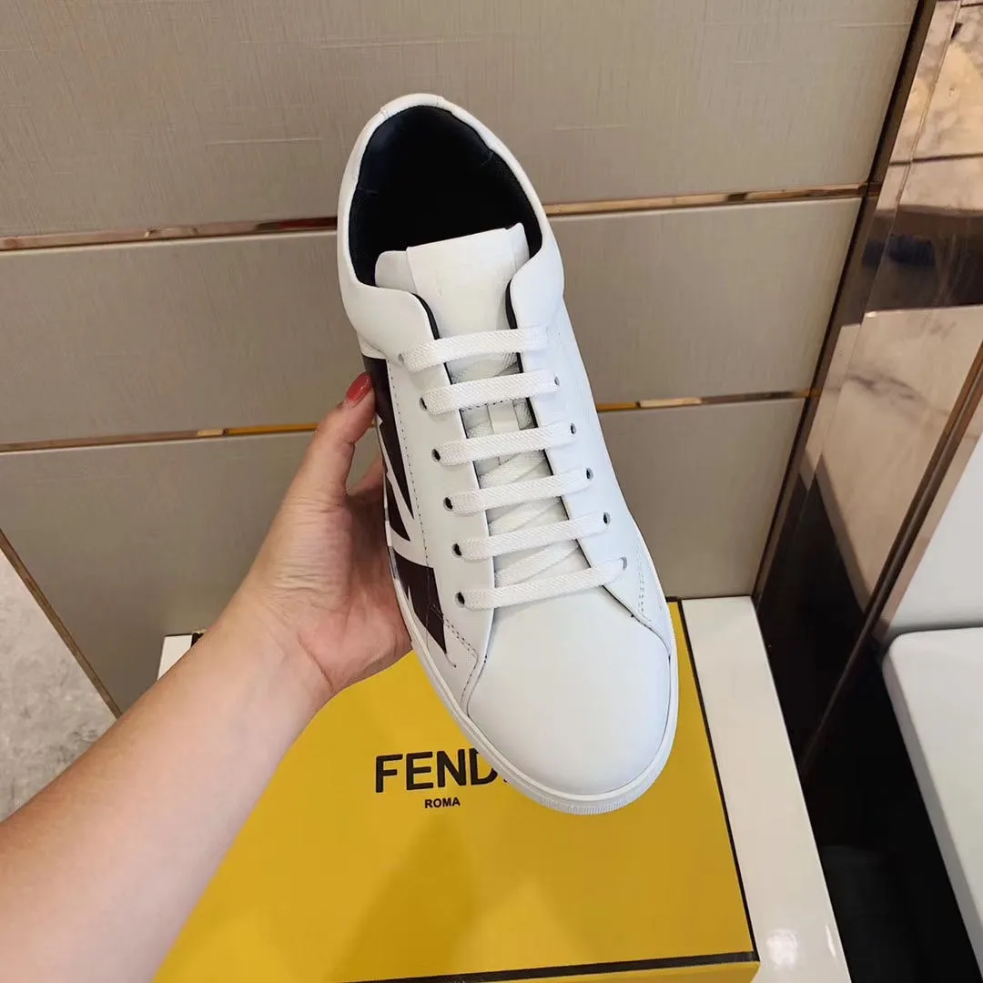 ¥420 Sun]FENDI Classic comfort for men, this sophisticated sneaker is handcrafted from soft calfskin. Mesh inner surface, ultra-light rubber material and rough outsole. This unique thin style is suitable for the casual and exquisite sensibility of this season. It is comfortable and natural on the feet. It is an everyday style for casual travel in autumn and winter! 38/45